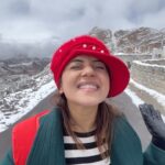 Jayshree Soni Instagram - Ye jo halka halka surur hai..... @nehakakkar #leh #ladhak #ladhakdiaries #loveislove #roadtrip #dinkitnekamhai Leh Ladakh - The Land of High Passes