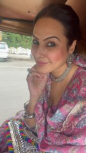 Kamya Punjabi Instagram - #truethat #rickshawride #myfav 
#kamyapunjabi @aachho