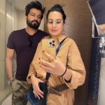 Kamya Punjabi Instagram - #mirrorselfies 🤩 #kasha #kamyapunjabi #shalabhdang