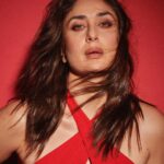 Kareena Kapoor Instagram - Feeling hot 🌶️ We’re back with season 4 #DaburVitaWhatWomenWant @mirchiplus