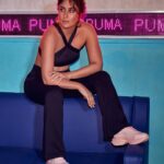 Kareena Kapoor Instagram - 🧡🖤 permanent mood Click the link in bio to check our favourite styles. #PUMAxKAREENA #Ad