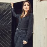 Kareena Kapoor Instagram - Today's mood? Sitting or standing... be posey anyway 💁🏻‍♀️😎🖤✨ #DaburVitaWhatWomenWant @mirchiplus