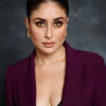 Kareena Kapoor Instagram - My mood today... 💜✨💁🏻‍♀️