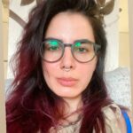 Kirti Kulhari Instagram - GRUMPY PEOPLE BE LIKE - “of course I know how to smile “ 🤪😂🤭 #happy2023 peoples ❤️ Be less grumpy … be more happy 🥂