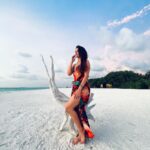 Mahima Makwana Instagram - #TravelWithLSA: The lovely Mahima Makwana (@mahima_makwana) visited the Maldives for the very first time and even though she isn't much of an island girl, her experience was one she'll cherish for a lifetime. Talking about her stay, Mahima shared, "Maldives had always been on my list because of the scenic beauty. Floating in the ocean and kayaking were some of the best things I experienced. It's always very humbling to visit different countries, explore and try different cuisines." 📷- @shardul.deodhar @goldcoastfilmsofficial Styling - @krishi1606 Wearing - @khushburathodlabel Accessories- @priyaasijewelry Cocoon Maldives