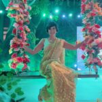 Mandira Bedi Instagram - When you get a moment like this, steal it!! What a lovely evening and beautiful setting at #bhuj for @bkt_tires 😊🙏🏽 @rajivpoddar