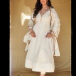 Manisha Koirala Instagram - Life has been a beautiful n educational journey..learning to prioritise, choosing to see beauty, being happy in the present, being aware of my inner world n inner dialogues, seeing myself in others, appreciating what is, in awe of life n everything life brings…💐💐💐 Outfit- @manishmalhotra05 Style- @surinakakkar Makeup- @tush_91 Hair- @hairbyykaushall 📸- @kaasa.studio Mumbai, Maharashtra