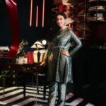 Manisha Koirala Instagram - At the @netflix_in party .. @raw_mango @surinakakkar @tush_91 @hairbyykaushall @monrowshoes Mumbai, Maharashtra