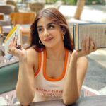 Miesha Saakshi Iyer Instagram - My weekend is book(ed) 🌴 @buddhacafeofficial ☕️ . Wearing @sugarcandyindia 🍊 Alibagh Beach