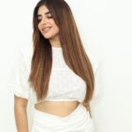 Miesha Saakshi Iyer Instagram - Who doesn't love a gorgeous hair colour makeover? I'm currently obsessed with my hair transformation with @loreapro. It's their French Balayage which blends seamlessly and is super easy to maintain A huge thank you to my hairdresser from @looksunisexsalon who helped me choose the right shade for my hair which is the Classic Mocha. So guys go visit the nearest L'Oréal Professionnel-partnered salon and get your personalized French Balayage 🤍 #AD #FrenchBalayageIndia #MyFrenchBalayageIndia @lorealpro @lorealpro_education_india