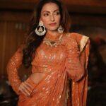 Navina Bole Instagram - Not looking for my jhumkas coz they are right here💥🧡 Photograher: @portraitdeewana Stylist: @style_deintrepide Outfit: @arpitasulakshana Makeup: @rouge_makeovers Hair: @ayushiiijainnn Location: @1522inmumbai #pics #picsoftheday #photos #photosoftheday #newpost #newpics #explorepage #explore #navinabole #saree #sareenotsorry #ootd #ethnicwear #jewellery #deckedup #rustorange #designerwear #fashionshoot #commercialphotography #omsairam #positivevibes #instapost #instapics📷 #instagram #instagood #happywednesday #keepswiping 1522 Mumbai