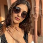 Nimrit Kaur Ahluwalia Instagram - // all things I love 💧 ☀️ 🌿 🌸 📖 🏊🏼‍♀️ #mumsbirthdaygetaway #nofilter Neemrana Fort Palace