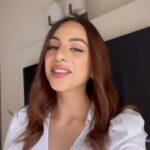 Nitibha Kaul Instagram - Tag that friend who knows too much 😈 Wearing @myclo.in via @alistclub