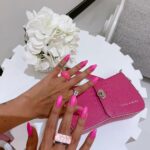Nitibha Kaul Instagram - A day of well spent at the most aesthetic @levospalon 🌸 Wearing @hm Bag @tigermarron #PamperDay #SelfLove #BarbieCore #BarbieNails #PinkAesthetic #DayWellSpent