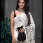 Paoli Dam Instagram - From the wrap-up party of "একটু স রে বসুন" . . . . #ektusoreboshun #pashapashi #wrapup #wrapupparty #bonophool #bengalimovie #sareelove #teamwork #newproject #comingsoon #instagood #instapost #actorslife #potd #instagram #paolidam #paolidamofficial
