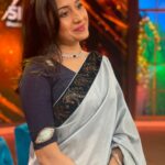 Paridhi Sharma Instagram - You wanna fly, you got to give up the shit that weighs you down... #sari #newlook #thoughts #sikho #educationbasedshow #mindful #freedom #liberation #beyou