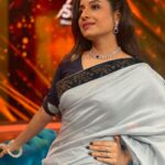 Paridhi Sharma Instagram - You wanna fly, you got to give up the shit that weighs you down... #sari #newlook #thoughts #sikho #educationbasedshow #mindful #freedom #liberation #beyou