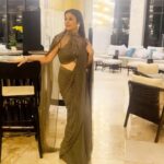 Paridhi Sharma Instagram - Phero Na Nazar Se Nazariya... #saree #style #trending #viral #instareel Styled by- @stylebyriyajn Outfit- @chaashni.couture Makeup Artist @rakhi_kalra
