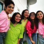 Parvathy Instagram - 💃🏽 a long awaited reunion! We dressed up to go watch Barbie, yes. We also made sure we didn’t, for Oppenheimer (the last video😂) JUST made it in time for the morning show!