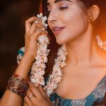 Parvatii Nair Instagram - இனிய தமிழ் புத்தாண்டு நல்வாழ்த்துக்கள்😍 Happy tamil new year fam😍