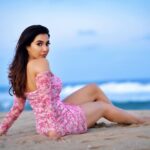 Parvatii Nair Instagram – Let the sea set you free 🌊

Photography: 📸 @pariaarclicks 

Videography: 🎦@sathyaphotography3 

Mua: 💄@shree_bhuvana_mua