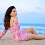 Parvatii Nair Instagram – Let the sea set you free 🌊

Photography: 📸 @pariaarclicks 

Videography: 🎦@sathyaphotography3 

Mua: 💄@shree_bhuvana_mua