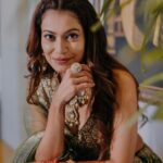 Payal Rohatgi Instagram - Don’t waste your time on chasing butterflies, Mend your garden and they will come 🥰🥰 #payalrohatgi #yogasehihoga #ladkihoonladsaktihoon