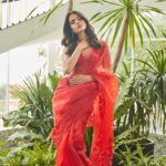 Priyanka Chahar Choudhary Instagram - Got a lot of Dm’s for the red saree pictures, so there you go my lovelies ♥️ Shoot for the cover of @fablookmagazine ✨ Stylist: @milliarora7777 Outfit: @sareesbychirag Jewels @sonisapphire Editor & Founder: @milliarora7777 @ankkit.chadha2222 Makeup: @meerabhandarimakeovers Hair: @sunny_hairr Assistant stylist: @styled_by_tanisha Cinematographer @chalchitrakaar_ Location courtesy: @westinmumbaipowai Artist Reputation Management: @greenlight__media #priyankachaharchoudhary