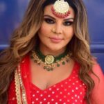 Rakhi Sawant Instagram - Bollywood diva Rakhi Sawant message for Pakistani's to wake up and bring back Imran Khan. 📹 @twitter #rakhisawant #imrankhanarrest #imrankhan #ImranKhan #rakhispecial #thefamepakistan
