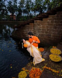 Rithika Tamil Selvi Instagram - 1st Onam 🌼🌺

#onam23 #onam #onamcelebration #onamsaree #firstonam #firstonamtogether😍❤️ #onam2023 #kerala #keralagodsowncountry #keralabride #weddingjewellery #jewelry #trending #trendingnow #onamphotoshoot #rithika #rithikatamilselvi #tamil_rithika #vijaytelevision #trendingupdates #tamilserial