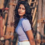 Roshini Haripriyan Instagram - 💜🤍 #roshniharipriyan #liveyourlife #onedayatatime #grateful
