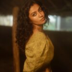 Roshini Haripriyan Instagram - Let your soul glow ♥️✨ Photography @irst_photography #roshniharipriyan #photooftheday #happy #glow Chennai, India