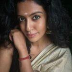 Roshini Haripriyan Instagram - onam ashamsakal ✨ #roshniharipriyan #onam #happy #love