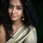 Roshini Haripriyan Instagram - onam ashamsakal ✨ #roshniharipriyan #onam #happy #love