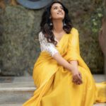 Roshini Haripriyan Instagram - Manjal niram 💛🌻🌞 Outfit - @zol_studio Styling - @subikanifabint Photography - @camerasenthil make up - @pavihairandmakeup Hair - @ranjitha_hairstylist Organised by @rrajeshananda #roshniharipriyan #roshni #grateful #love #happiness #yellow #tamil