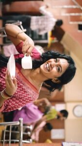 Roshini Haripriyan Instagram - தேநீர் காதல ☕️ 

📷 @navin.appu 

#roshniharipriyan 
#teatime