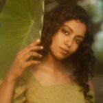 Roshini Haripriyan Instagram - Thanga Thaamarai 🤍 Photography @irst_photography #roshniharipriyan #green #nature Chennai, India