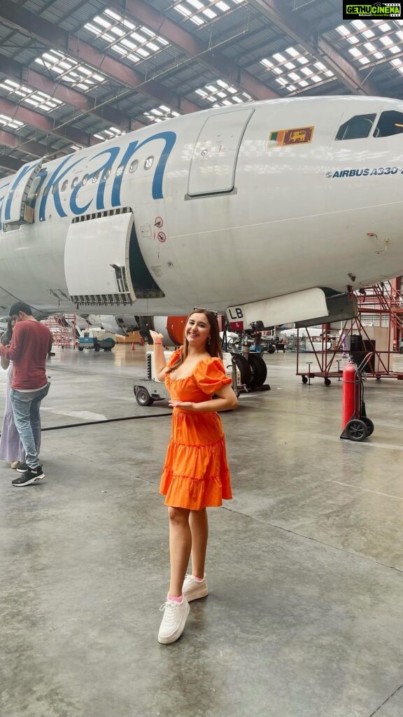 Sanaya Pithawalla Instagram - Visited a hangar for the first time ever and loved the experience ♥️ @srilankanairlinesofficial @scy.awards @goldcoastfilmsofficial