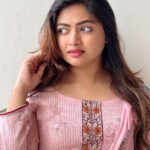 Shaalin Zoya Instagram - 🌸🌸🌸 Wearing mom’s churidar and also clicked by mom @amaalsaira3 Panampilly Nagar