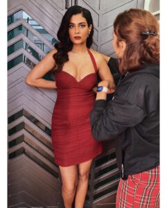 Shreya Dhanwanthary Instagram - एक गुलाबी शाम with #yummyamini 
.
@rajanddk @d2r_films @netflix_in @costumesbyneha @taskeen_c @jyoti.mandre_makeover @bazziinngaaa