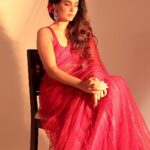 Shreya Dhanwanthary Instagram - Gulaab Loading… . For the Guns & Gulaabs premiere @netflix_in @rajanddk @d2r_films @iamsumankumar @manishamakwana18 #yummyamini . Photographed by @sjframes Styled by @bharati_kokane Hair & Makeup by @makeupnhairbyankita Wearing @sawangandhiofficial Jewels @akulyajewels @tsaraofficial