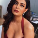 Shreya Dhanwanthary Instagram - एक गुलाबी शाम with #yummyamini . @rajanddk @d2r_films @netflix_in @costumesbyneha @taskeen_c @jyoti.mandre_makeover @bazziinngaaa