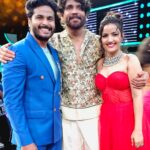 Siri Hanumanth Instagram - Meeting you after sooo long was a total bliss Nag Sir ❤️ We were so delighted to have that special moment of receiving something which is going to be revealed very soon.. . . Wearing : @indusuresh_p @sri_srustika_clothing Styling : @greeshma_krishna.k Jewellery: @emmadi_silver_jewellery