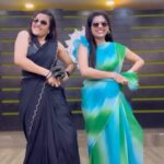 Siri Hanumanth Instagram - We have only seen this kinda reels on insta… but doing it for the very first time is giving us another high!!!! We loved it!!! Do you???? Do comment 🥰❤️ Choreographer/ 🎥/✂️@kingkumar_official Wearing Kajal - @pari.designers_ Siri - @elegant_threads_by_salma #dancereel #rjkajal #sirihanmanth #kick2 #kick2dancereel #kukkurukuru #kick2song #kick2songs #dancereels #telugusongdancereels