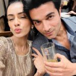 Smriti Khanna Instagram - Last night was a truly special evening, one that we will remember for a long time. We were treated to the best food, expertly prepared and presented in a way that left us all awestruck. Sipping on the finest scotch, the Dewars 18 years, 21 years and Double Double 27 years Whisky, we were fortunate enough to be educated on the intricate process of scotch making. @dewars Of course, the company we shared was equally wonderful. We were surrounded by individuals who appreciated the finer things in life. The hospitality was second to none, and we are truly grateful for the warm welcome we received @masquerestaurant On behalf of all of us, we would like to extend our sincerest thanks to our hosts for inviting us to be a part of such a memorable evening. @dewars @fetch_india #Dewars #DoubleIsBetter #DewarsDoubleDouble . . Wearing @sunandiniofficial Masque