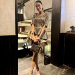 Smriti Khanna Instagram - Last night was a truly special evening, one that we will remember for a long time. We were treated to the best food, expertly prepared and presented in a way that left us all awestruck. Sipping on the finest scotch, the Dewars 18 years, 21 years and Double Double 27 years Whisky, we were fortunate enough to be educated on the intricate process of scotch making. @dewars Of course, the company we shared was equally wonderful. We were surrounded by individuals who appreciated the finer things in life. The hospitality was second to none, and we are truly grateful for the warm welcome we received @masquerestaurant On behalf of all of us, we would like to extend our sincerest thanks to our hosts for inviting us to be a part of such a memorable evening. @dewars @fetch_india #Dewars #DoubleIsBetter #DewarsDoubleDouble . . Wearing @sunandiniofficial Masque