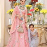 Smriti Khanna Instagram - Some favourites from the wedding day My outfit @houseofneetalulla Makeup @raveen_anand Anayka’s outfit @the.adorbss Gautam’s outfit @abujanisandeepkhosla Decor @eventfullyyoursdesign The Leela Palace New Delhi