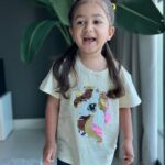 Smriti Khanna Instagram - Let's go in the new season with @hm @hmkids #HMKids Little miss Photographer at work 📸 Dubai, United Arab Emirates
