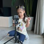 Smriti Khanna Instagram - Let's go in the new season with @hm @hmkids #HMKids Little miss Photographer at work 📸 Dubai, United Arab Emirates