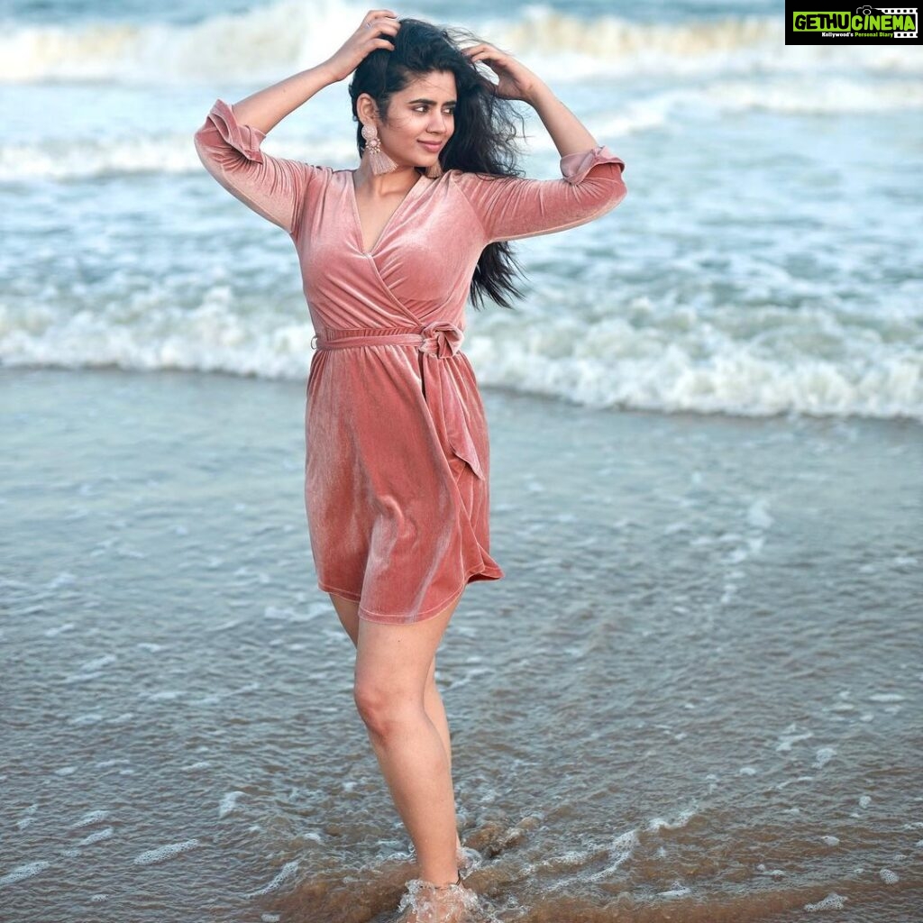 Soundariya Nanjundan Instagram - Letting the sea breeze transport me to a place of tranquility and serenity 🌊 . 📸- @crackjackphotography 🌊 🌊 🌊 🌊 🌊 🌊 #soundariyananjundan #beach #travel #summer #sea #nature #photography #sunset #love #beachlife #ocean #photooftheday #instagood #beautiful #vacation #travelphotography #picoftheday #sky #instagram #beachvibes #travelgram #waves #photo #sand #fashion #like #naturephotography #surf #instagood #instagram #followforfollowback #likesforlike Sea Side